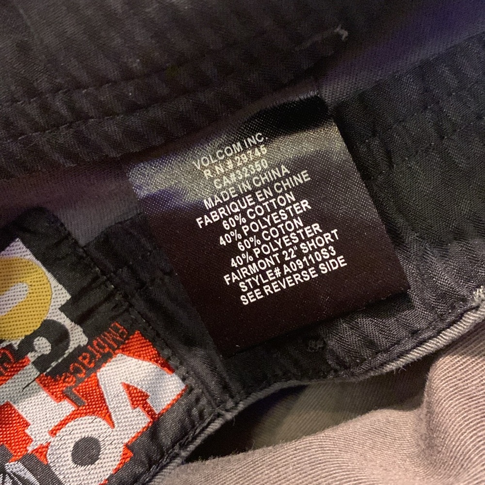 Volcom shorts - Picture 4 of 4